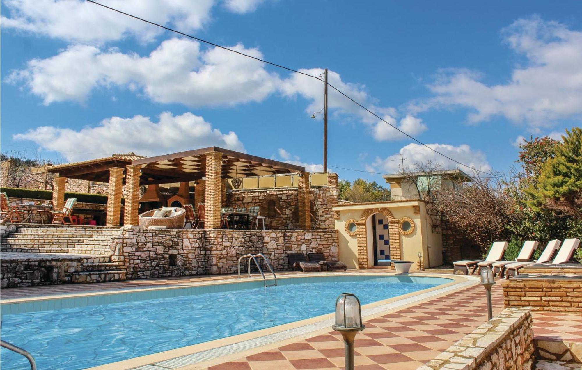 Amazing Home In Koroni With Wifi エクステリア 写真