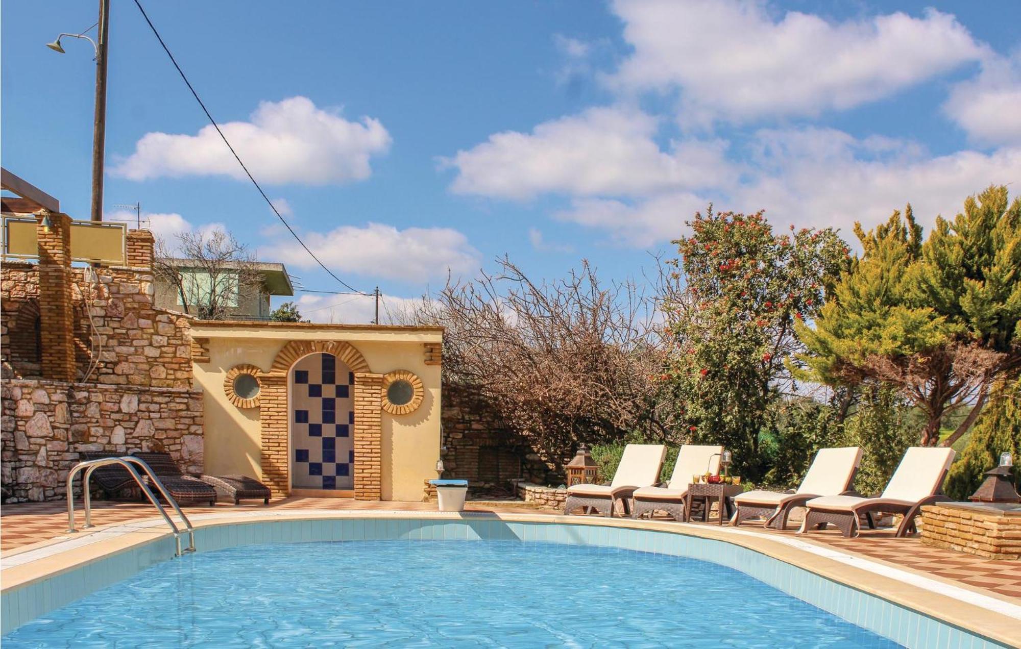 Amazing Home In Koroni With Wifi エクステリア 写真