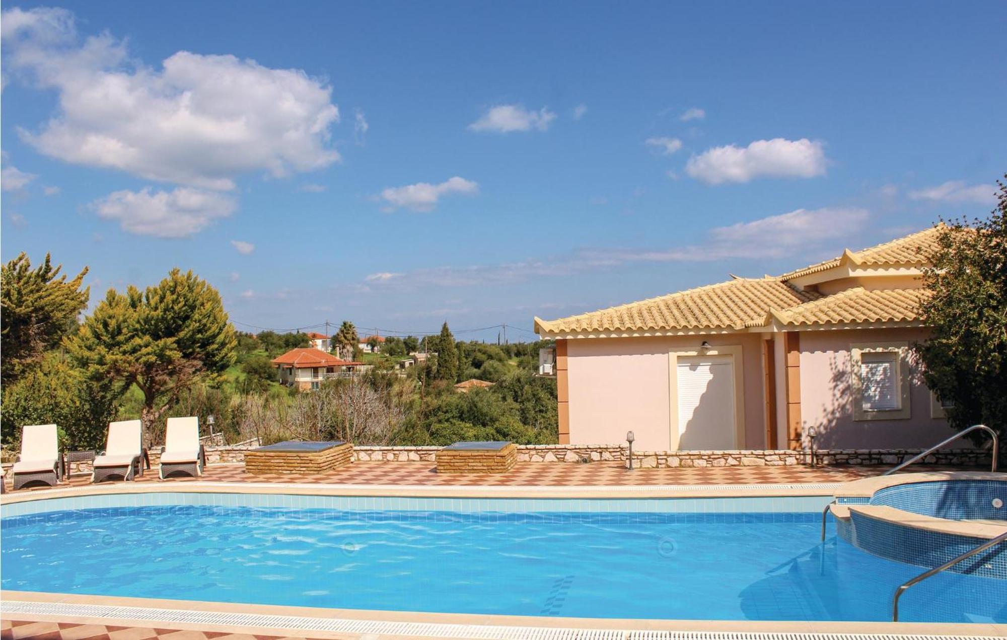 Amazing Home In Koroni With Wifi エクステリア 写真