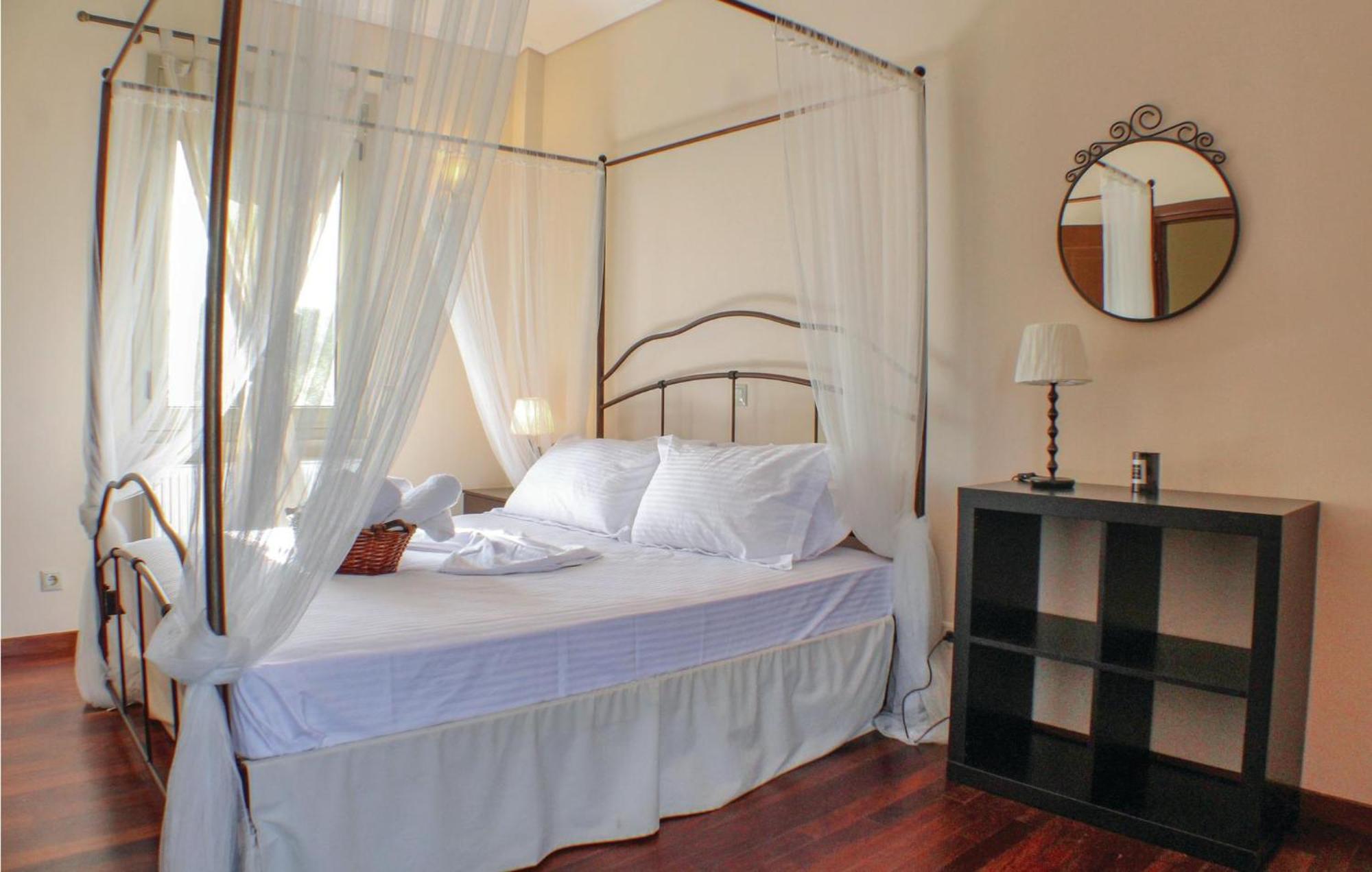 Amazing Home In Koroni With Wifi エクステリア 写真